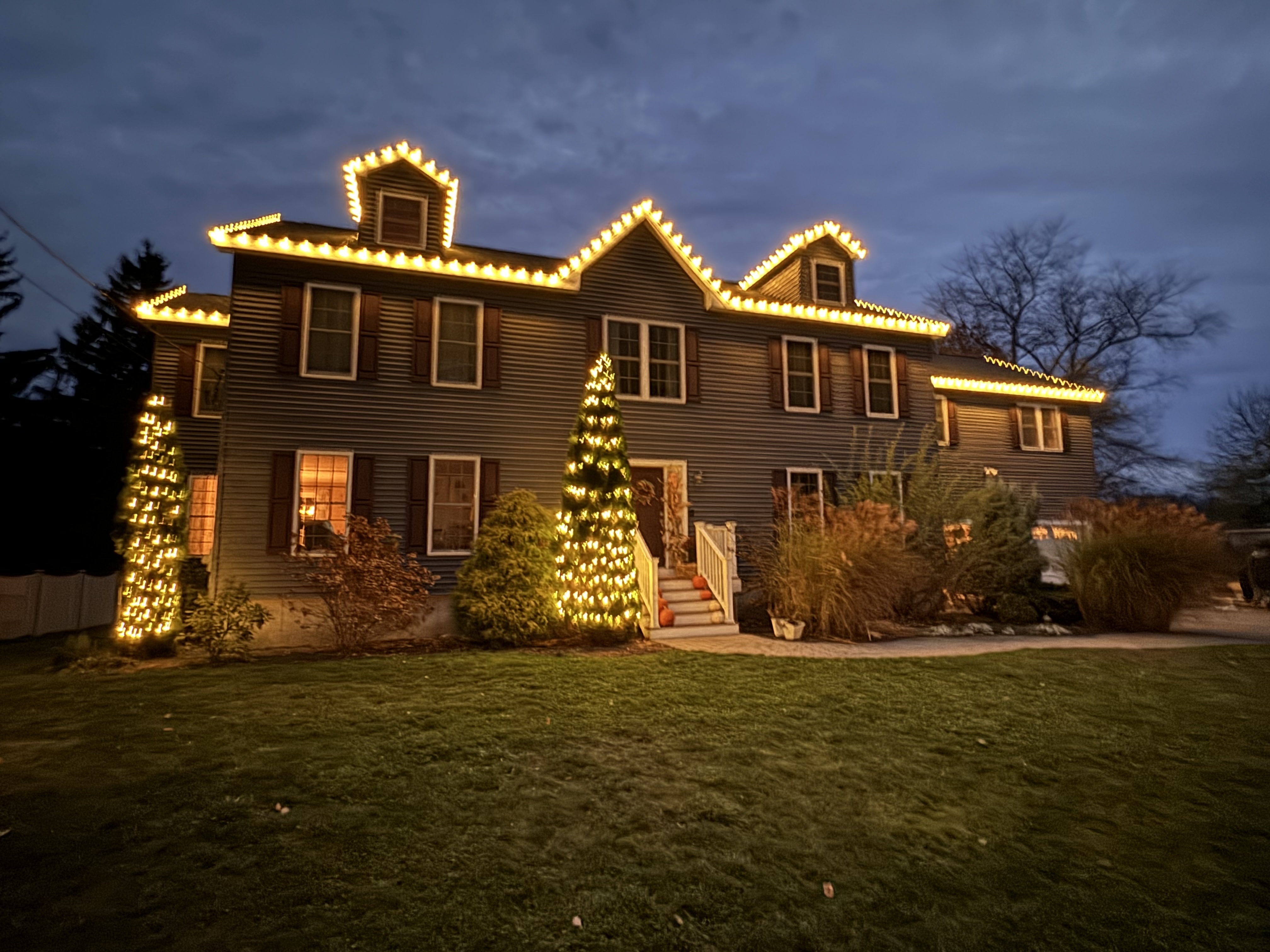 Residential outdoor lighting installation